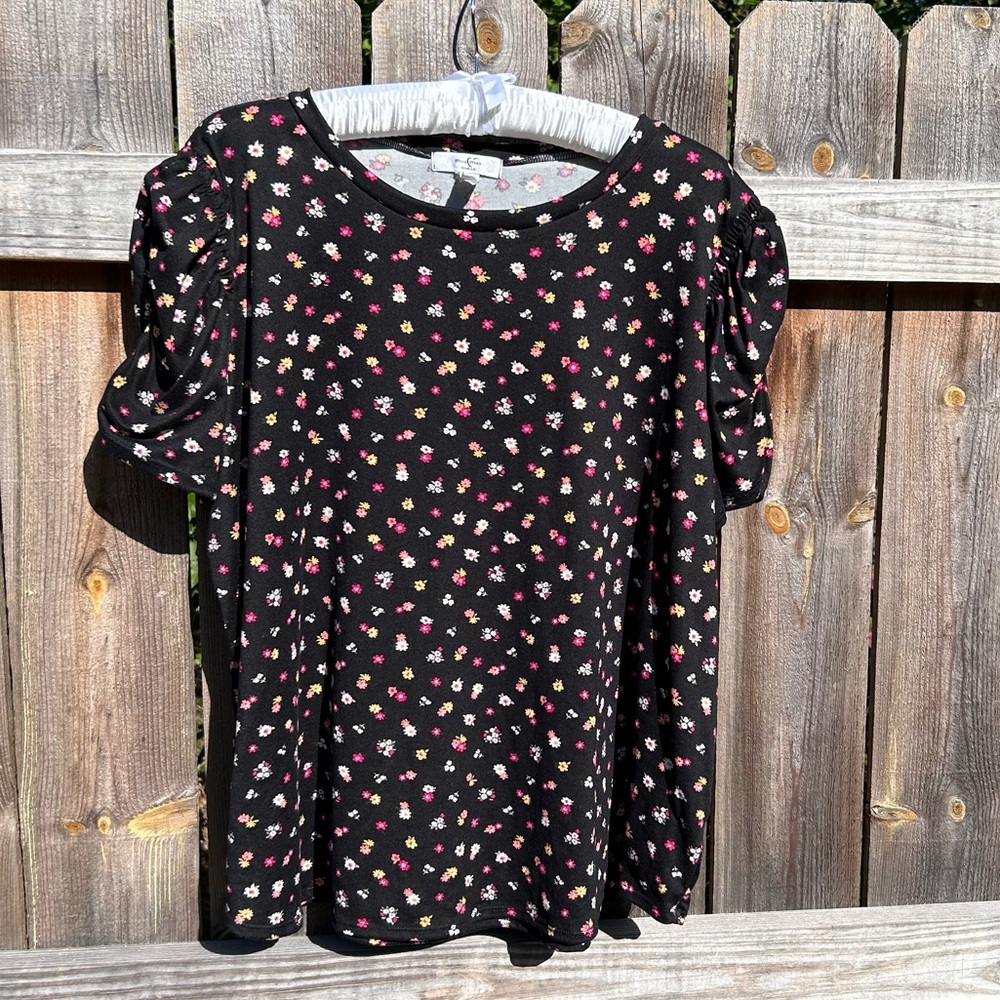 Floral 3X Top W/ Ruffle Cinched Sleeve